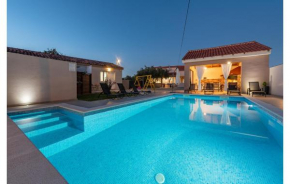 Stunning Home In Galovac With Kitchen
